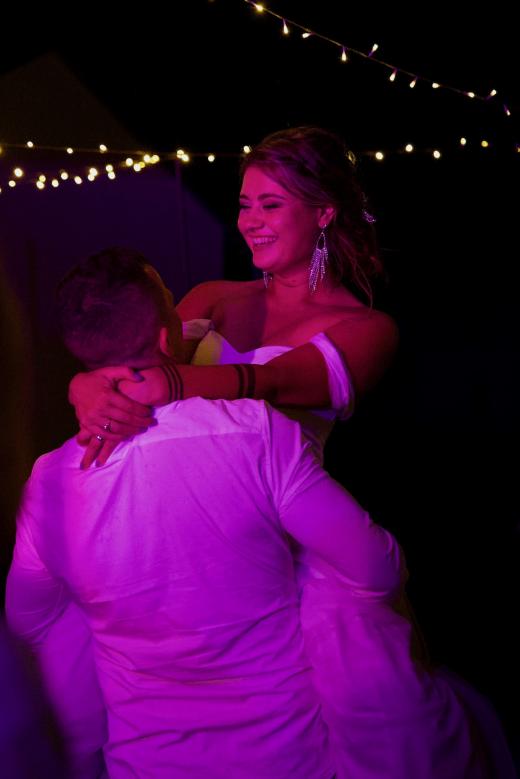 Svatební foto - večerní tanec novomanželů